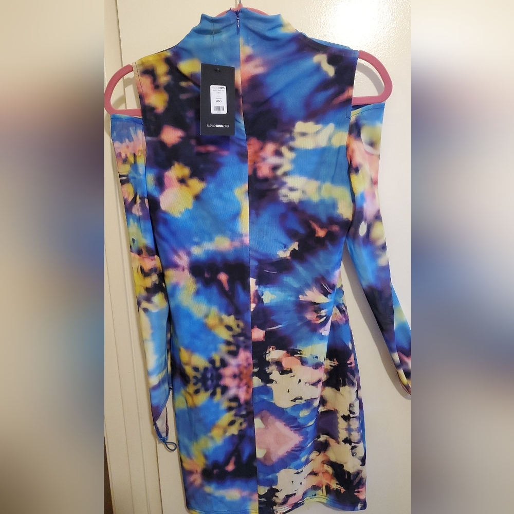 Dress - Picture 4 of 10